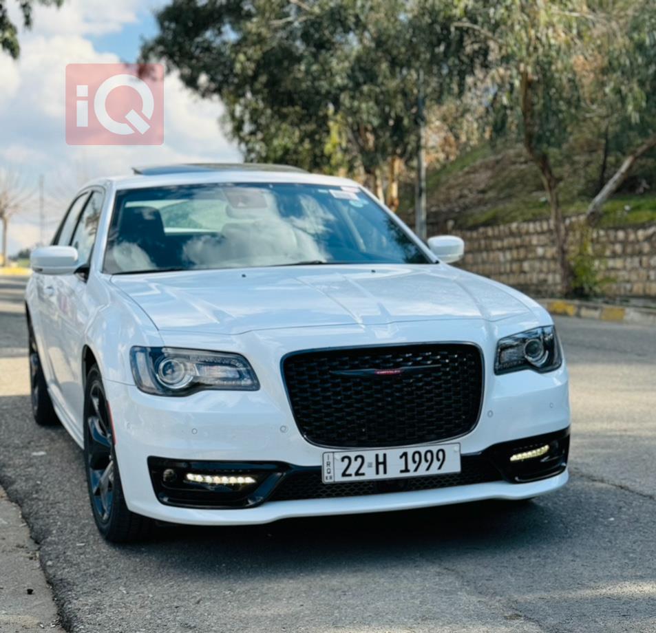 کرایسلەر 300